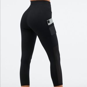 NWT Fabletics On-the-go high-waisted Capri